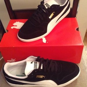 Men's Classic Puma Sneakers